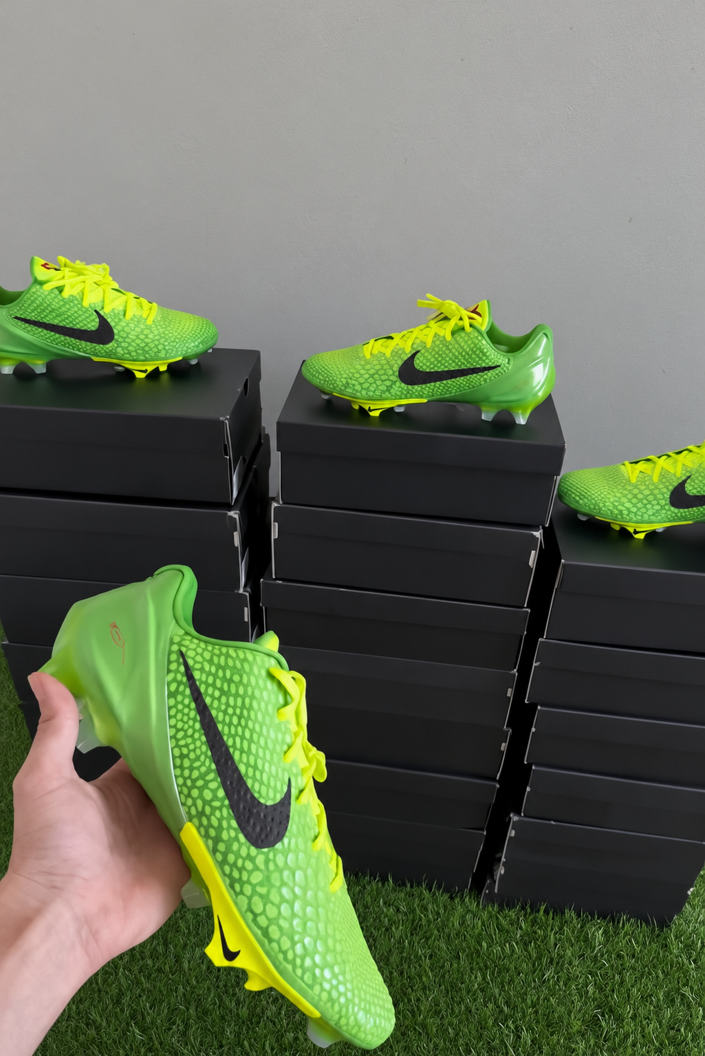 GRINCH CLEATS